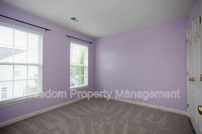 Building Photo - 6004 Abernethy Ln