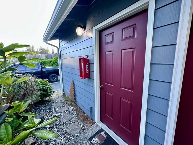 Building Photo - 31080 State Rte 20