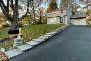 Building Photo - 206 Eastwood Ave