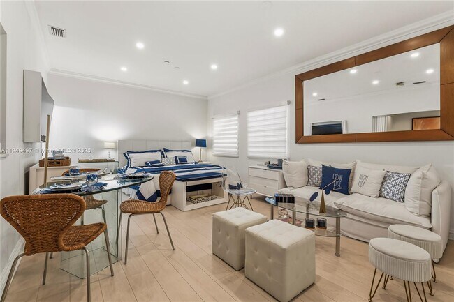 Primary Photo - 41217 Fisher Island Dr