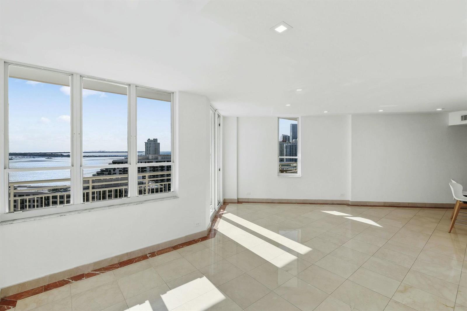 Building Photo - 888 Brickell Key Dr