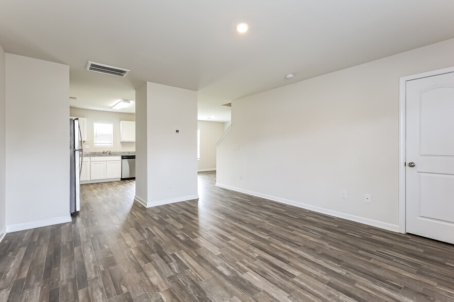 Building Photo - 514 Spring Ln