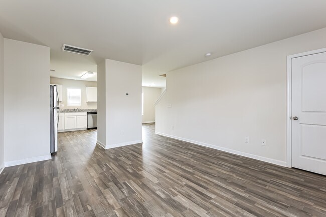 Building Photo - 518 Springtime Ln