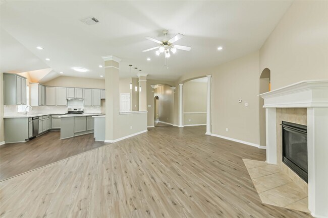 Building Photo - 10542 Oleander Point Dr