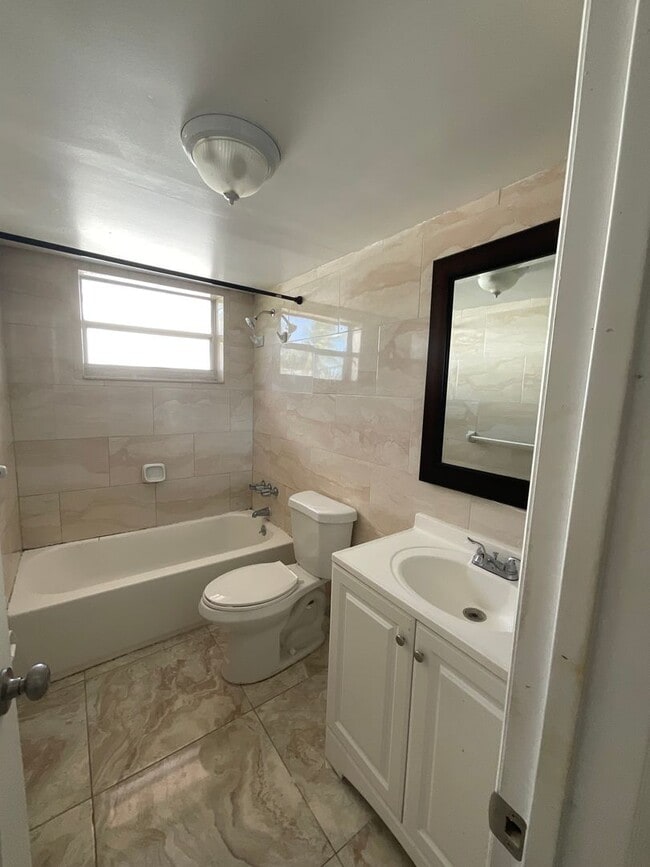 Building Photo - San Souci Apartments 2b1b For Rent NOW (North Miami 33181) SPECIAL OFFER- Rent Today For Only $19...