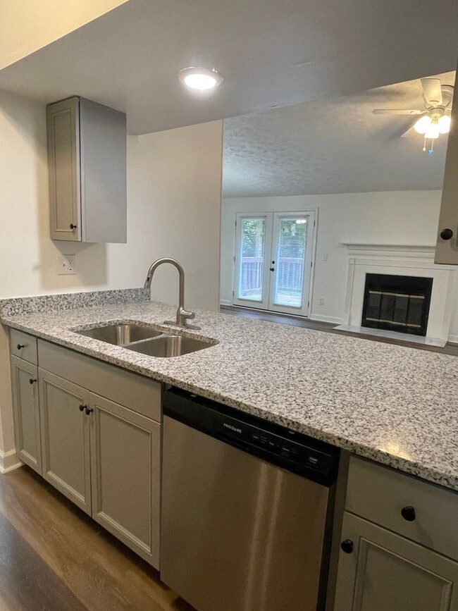 Building Photo - Beautifully renovated 3/2 off of Newton Br...