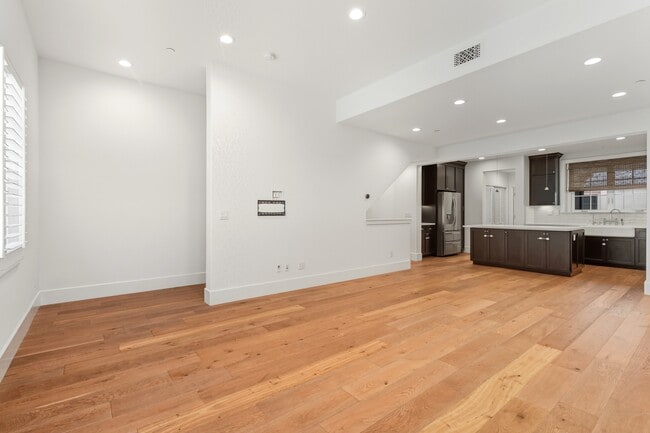 Building Photo - 39527 Stevenson Pl
