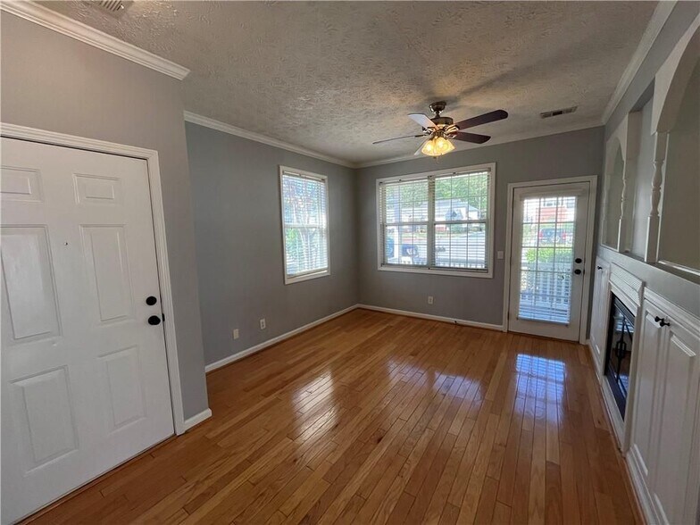 Building Photo - 320 Harmony Ct