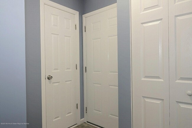 Building Photo - 207 E Winged Foot Ct