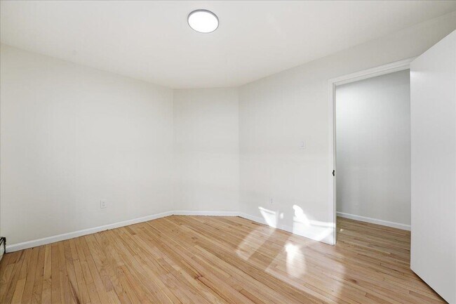 Building Photo - 212 Seaview Ave