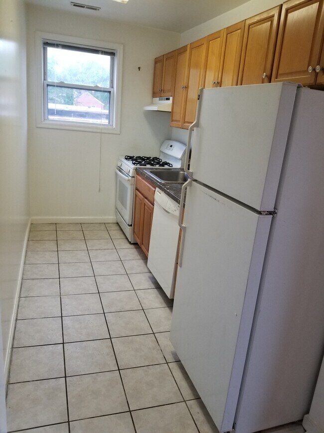 Building Photo - 3865 Halley Ter SE