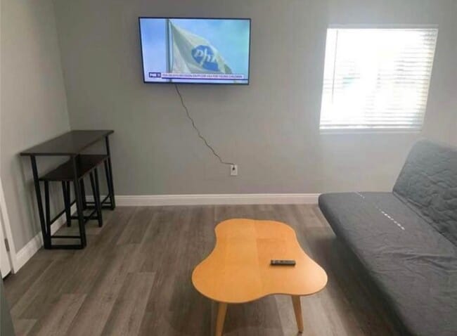 Building Photo - 3629 W 117th St