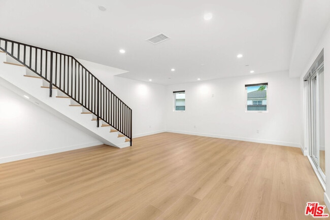 Building Photo - 12704 Pacific Ave