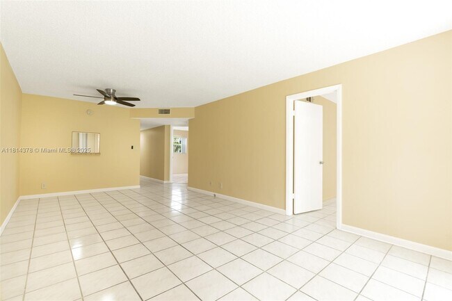 Building Photo - 7900 S Colony Cir