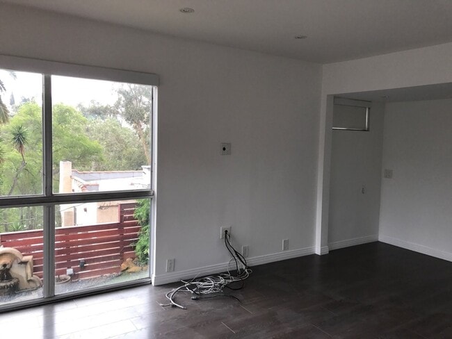 Building Photo - CALL TO BOOK!! Historic & Remodeled 2-Bedr...