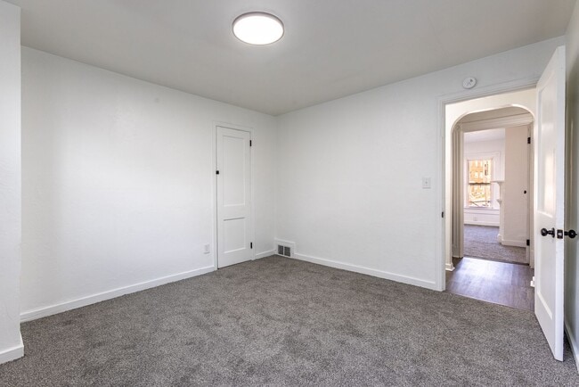 Building Photo - Available April 2026 - COMPLETELY RENOVATED 2 Bedroom Home