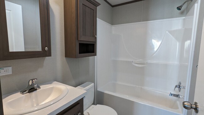 Building Photo - 46000 Geddes Rd