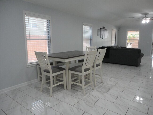 Building Photo - 4803 Russet Trail Ct