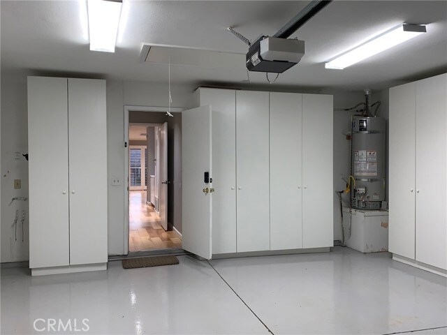 Building Photo - 5201 Thorn Tree Ln