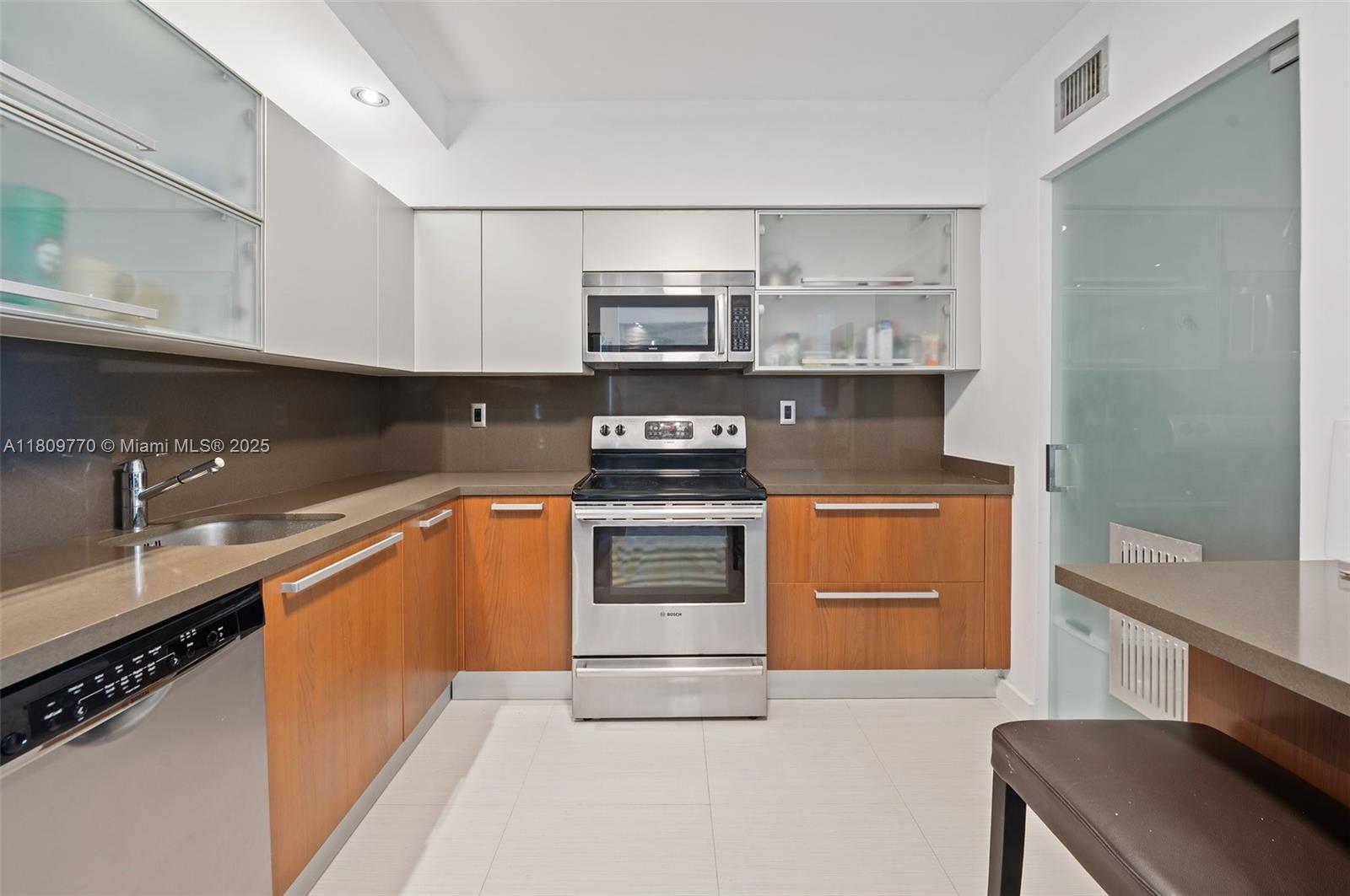 Building Photo - 9455 Collins Ave