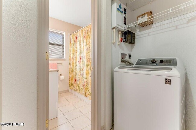 Building Photo - 205 Cardinal Dr