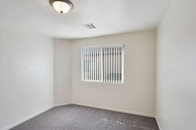 Building Photo - 4 Bedroom, with loft, North Las Vegas Home...