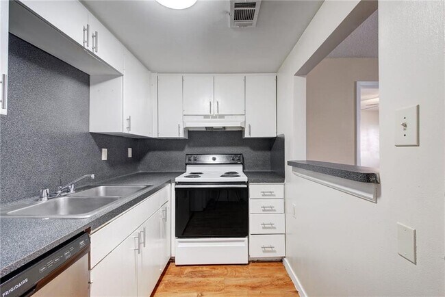 Building Photo - 1717 W 35th St