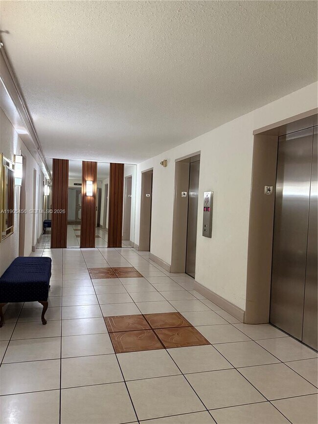 Building Photo - 2780 NE 183rd St