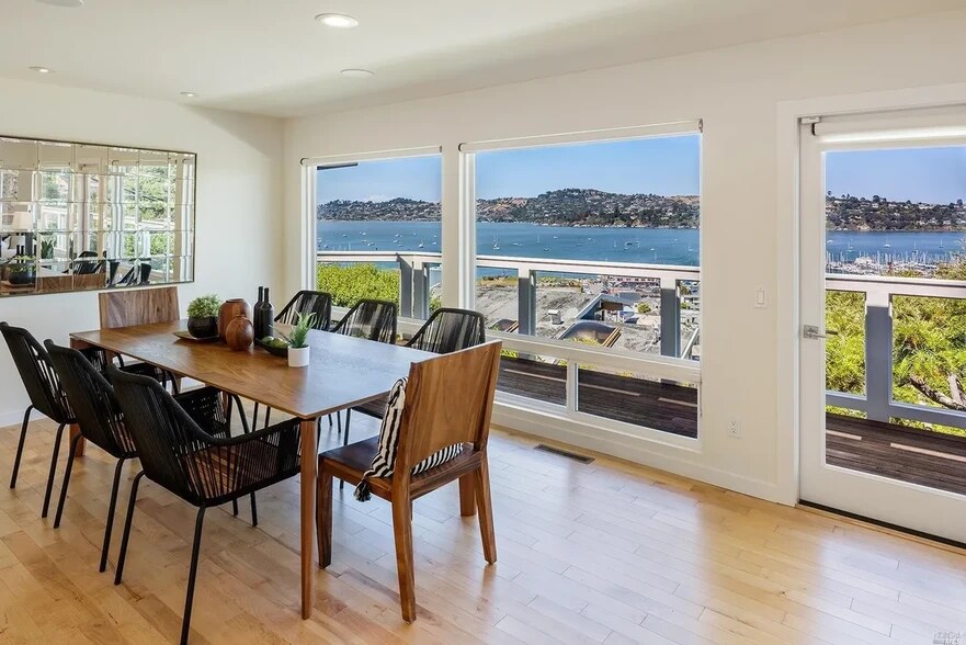 Building Photo - 118 Cazneau Ave