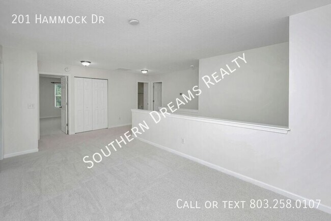Building Photo - 201 Hammock Dr