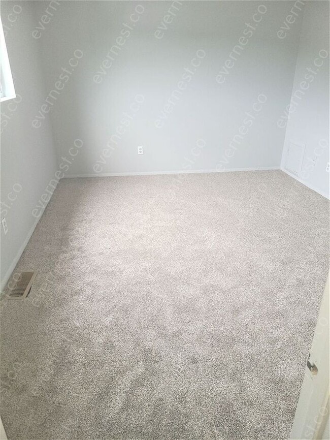 Building Photo - Charming 3-Bedroom, 1.5-Bathroom Home in a...
