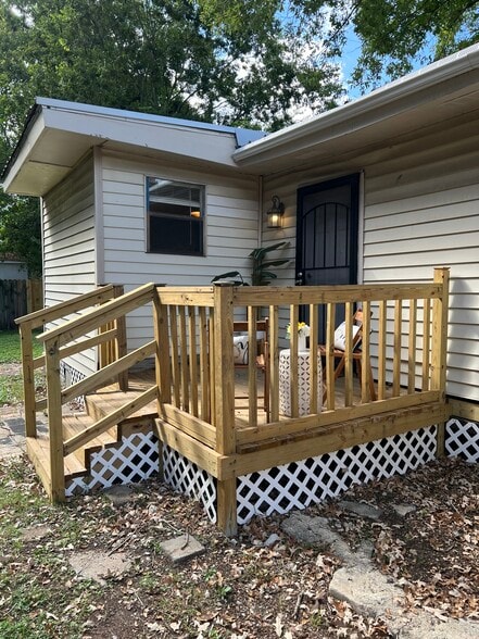 Studio - 1832 Painters St