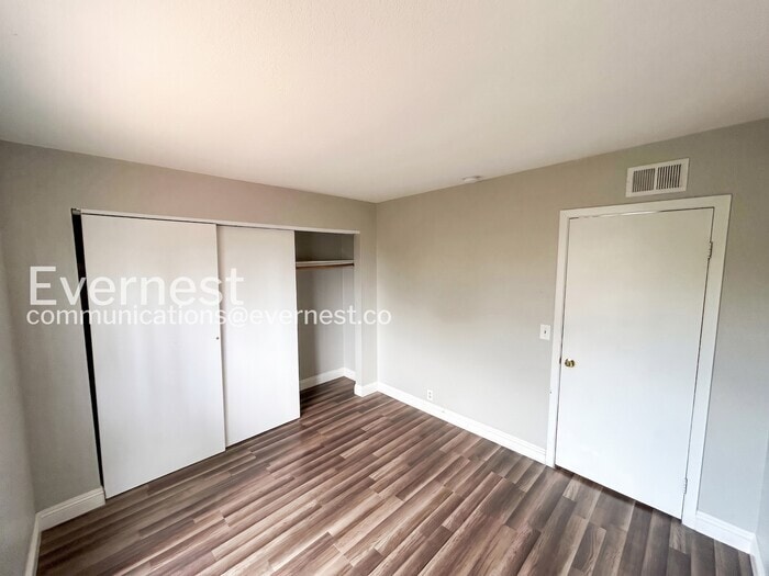 Building Photo - 6245 Bellota Dr