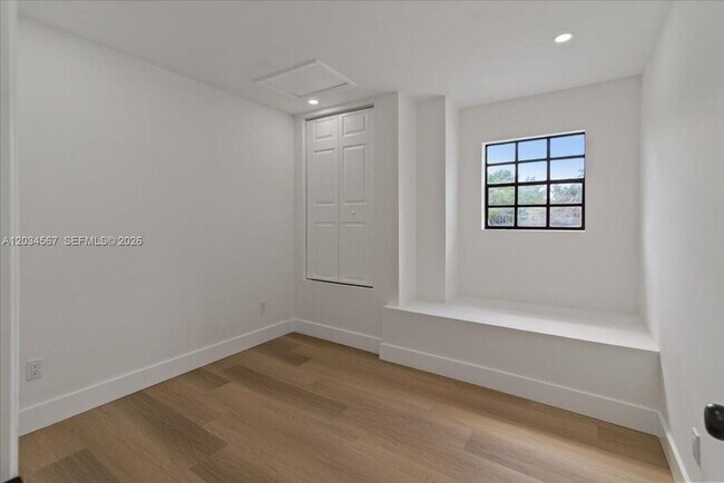 Building Photo - 1409 NW 44th St