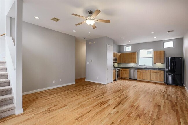 Building Photo - 6000 S Congress Ave