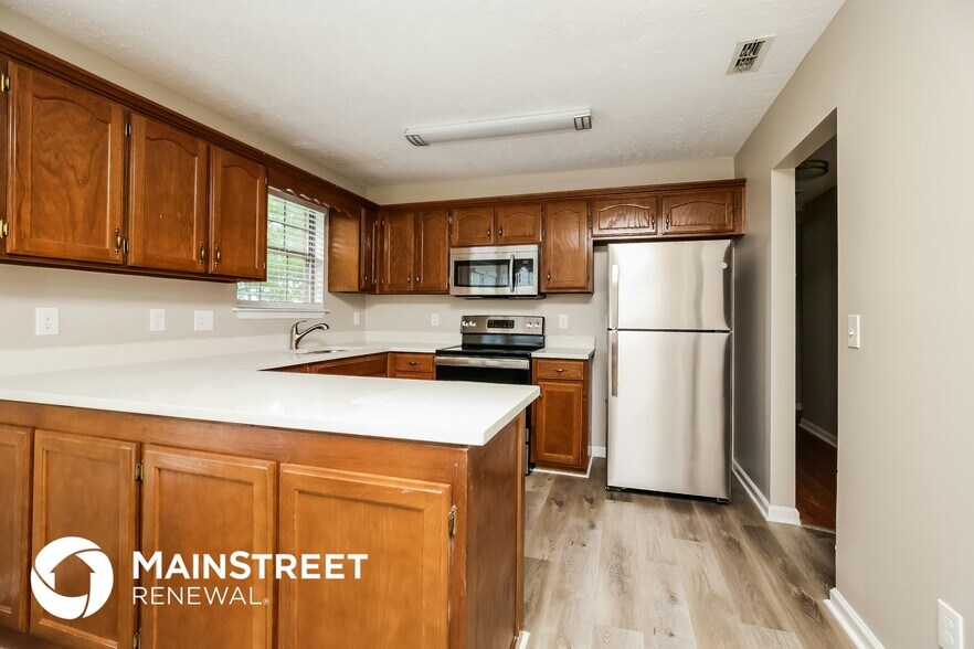 Building Photo - 214 Riverwood Dr