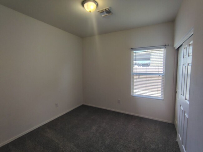 Building Photo - 8990 W Cloudwood Dr