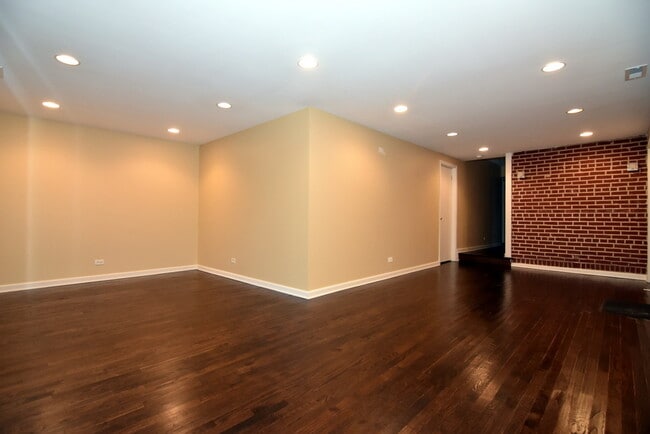 Building Photo - 2710 Reuter Ave