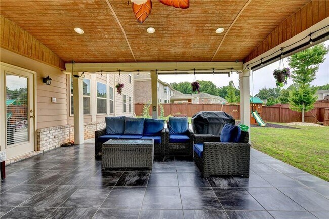 Building Photo - 6035 Ashborough Park