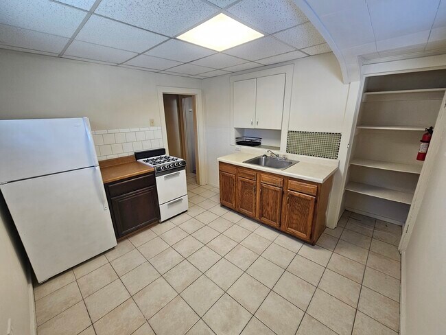 Primary Photo - 524 Orchard Ave
