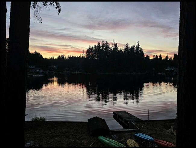 Building Photo - 5307 Rehklau Rd SE