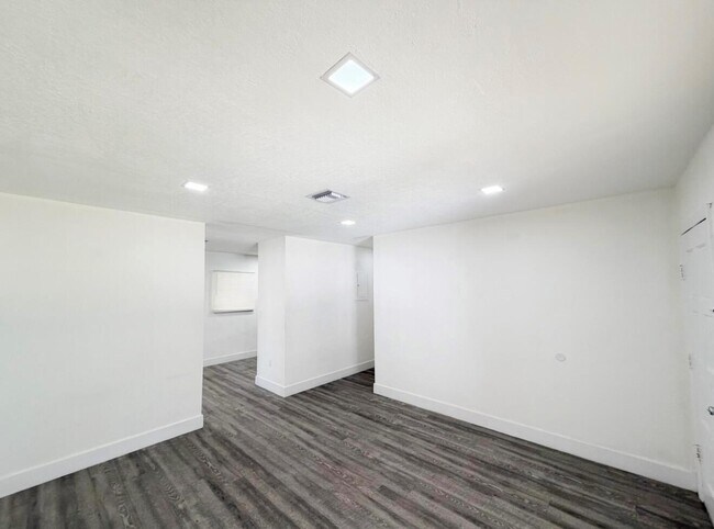Building Photo - 1135 NW 127th St