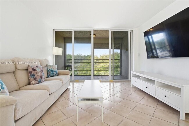 Building Photo - 9410 Tangerine Pl