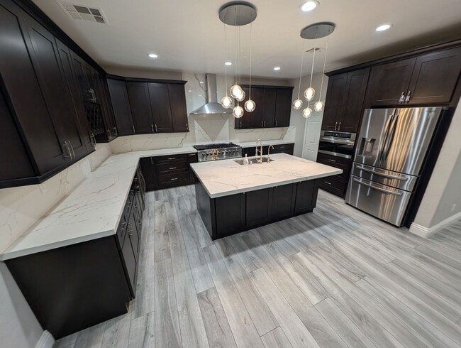 Building Photo - 11005 Salford Dr