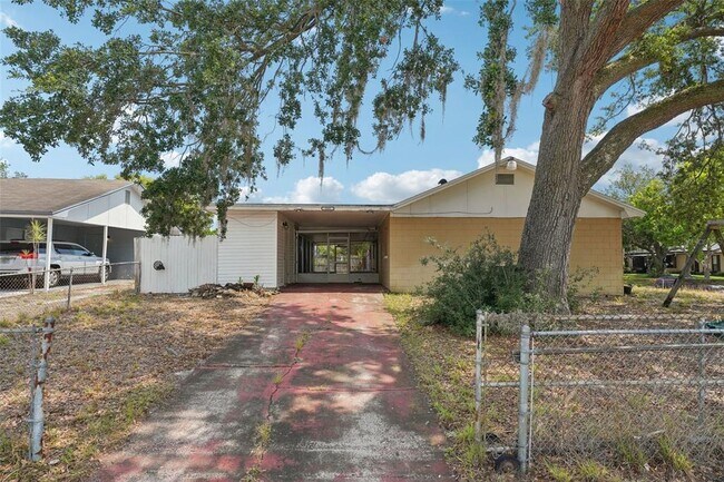 Building Photo - 503 Holt Cir