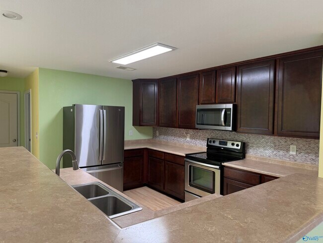 Building Photo - 222 Ivyleaf Dr