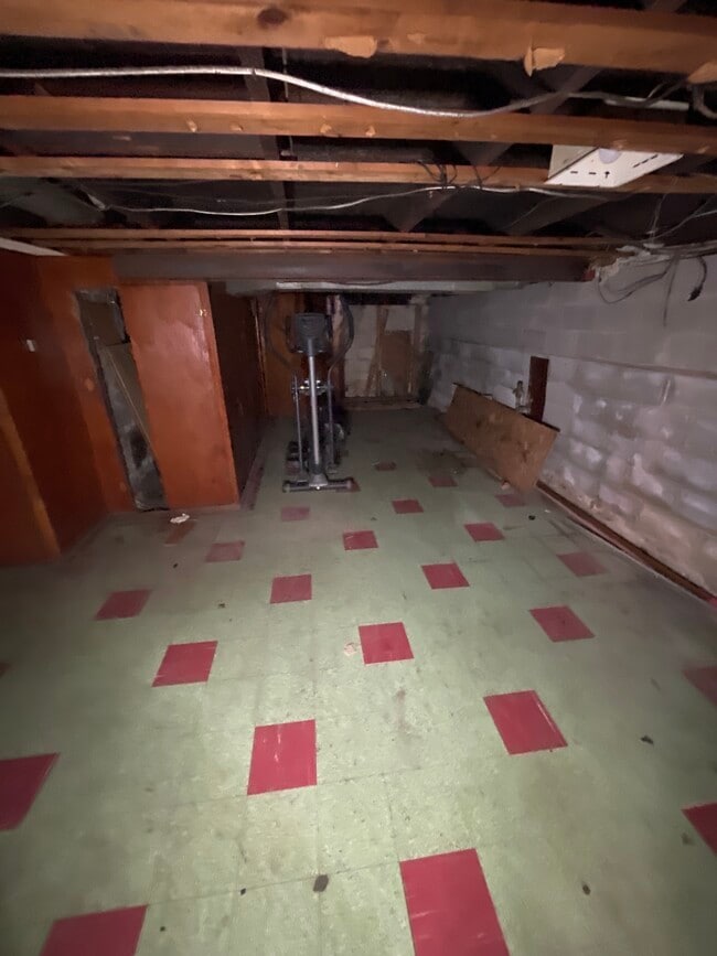 Building Photo - 2411 Madison Ave