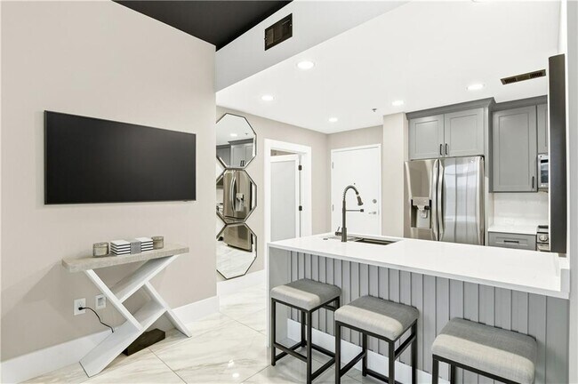 Building Photo - 250 Pharr Rd NE