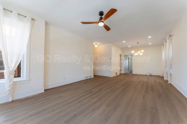 Building Photo - 5737 N Washtenaw Ave