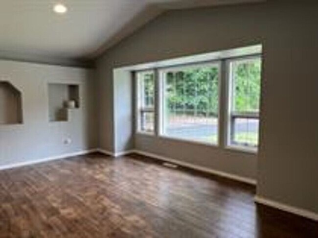 Building Photo - 2308 258th St NE